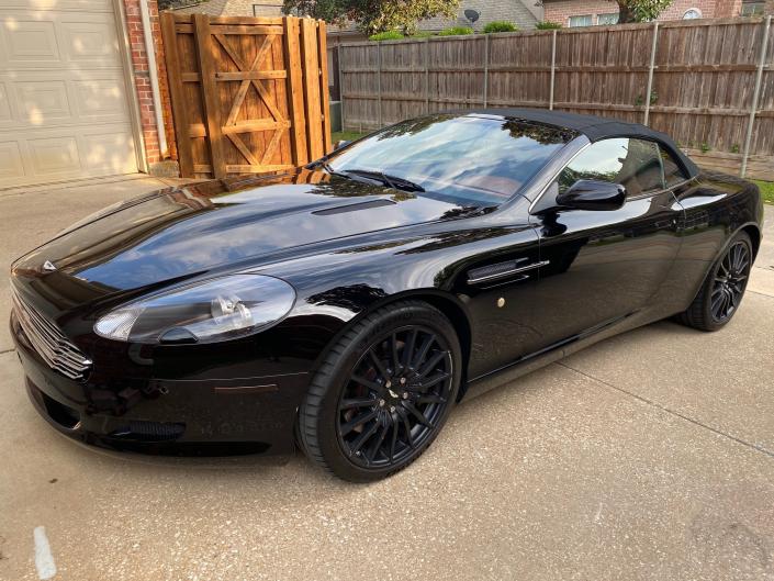 Aston Martin DB9